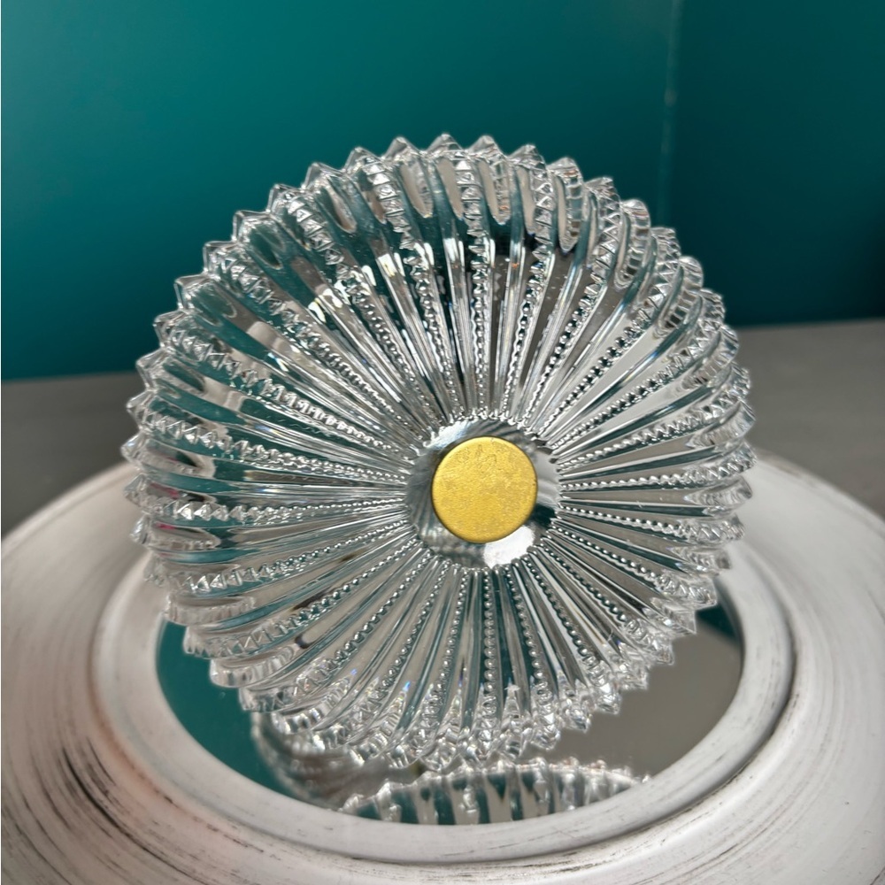 Mini Two-Tier Serveware with Intricate Design - Picture 3 of 3